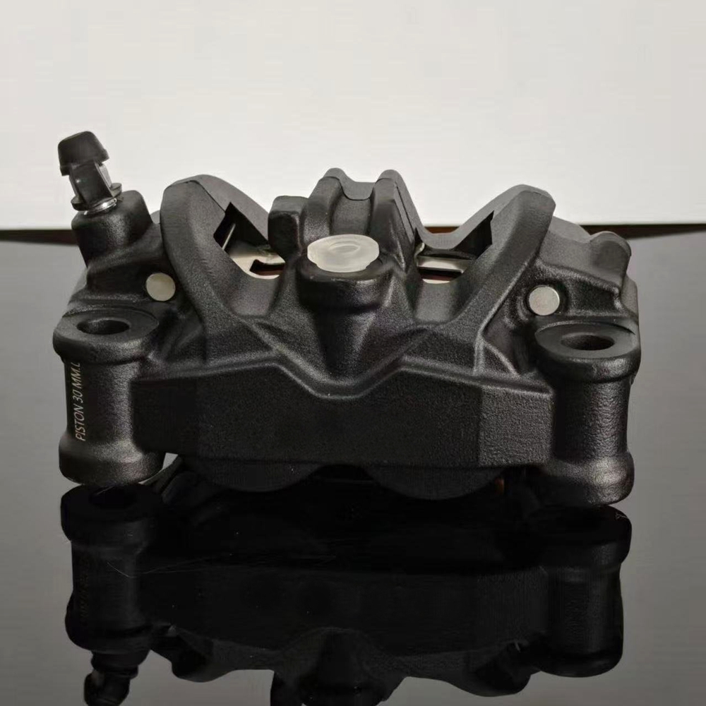 Forged Front Brake Caliper 4 Piston - オートバイレーシング前輪ブレーキキャリパー鍛造 4 ピストン 100 ミリメートル取付ロックポイントユニバーサルオートバイスクーター E-バイク